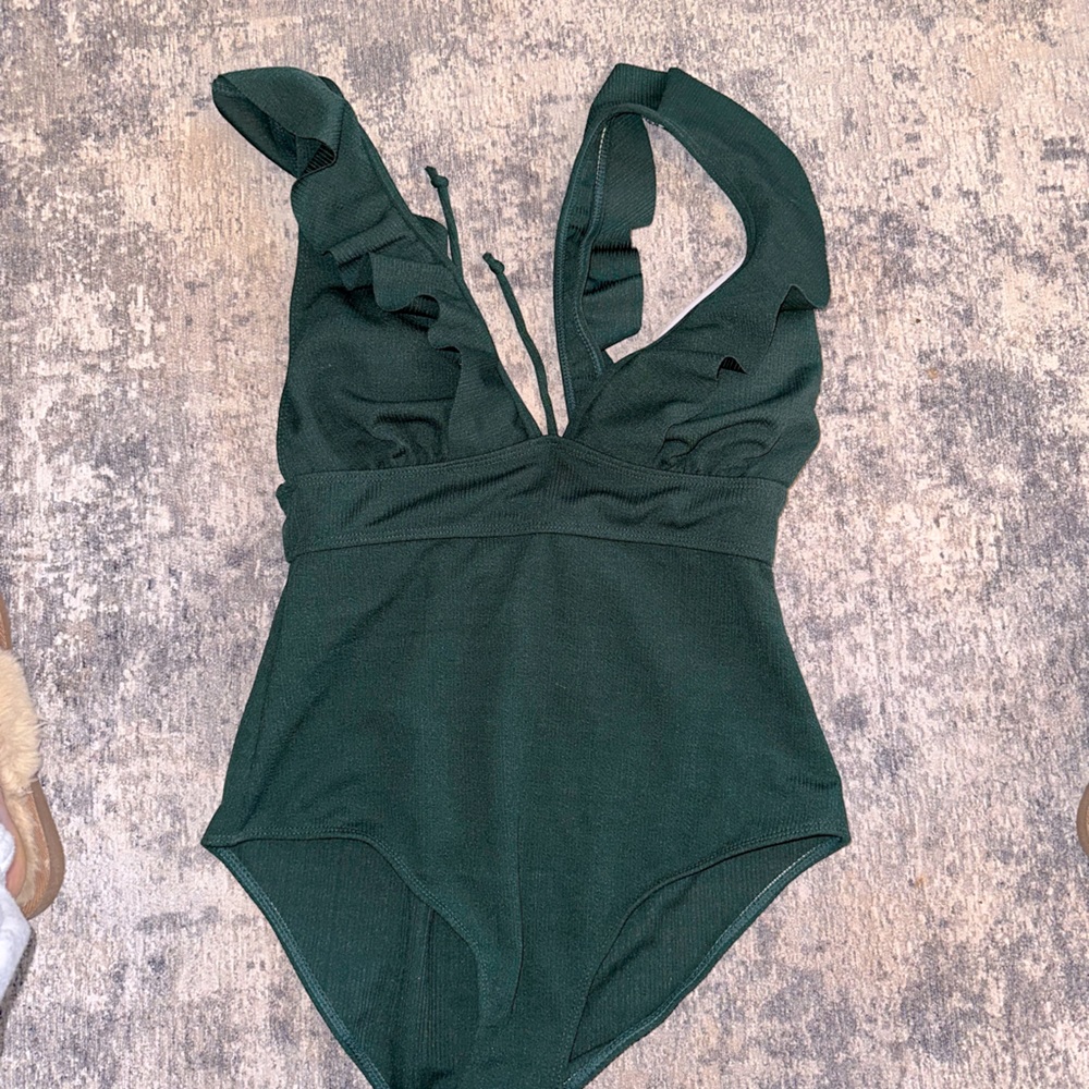 One piece swim